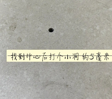 红山瓷砖空鼓维修公司专业解答在瓷砖铺贴过程中，如果砂料搅拌不均匀，将会带来以下问题